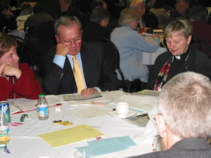 A group discussing New Niagara budget scenarios